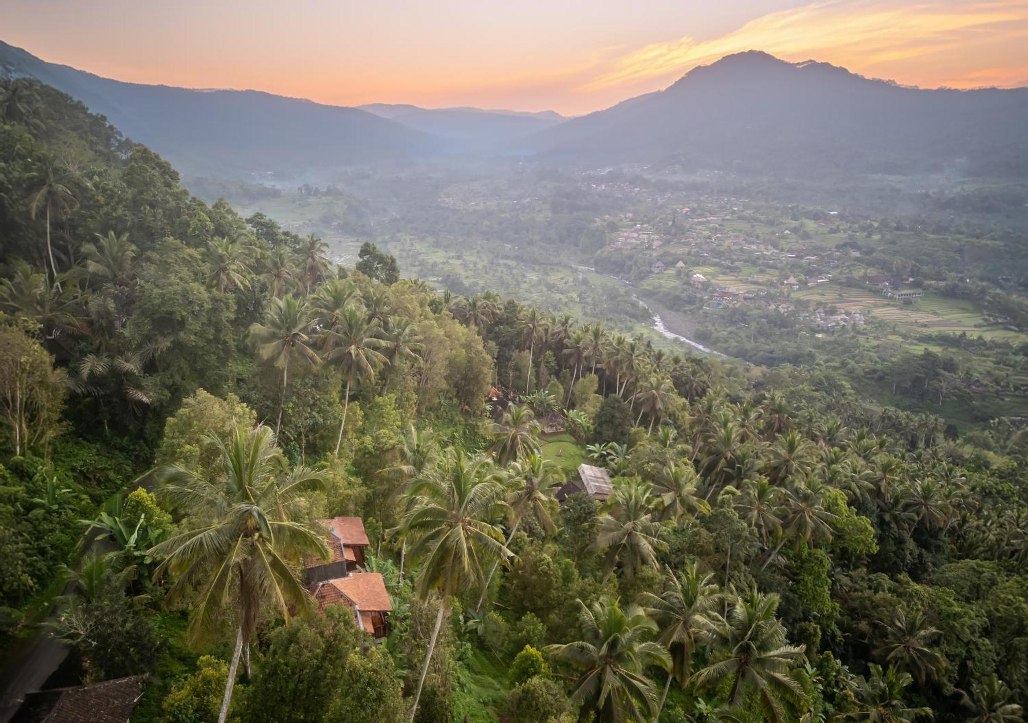 Cemara Green Hill By Samhita Bali Silebeng Luaran gambar