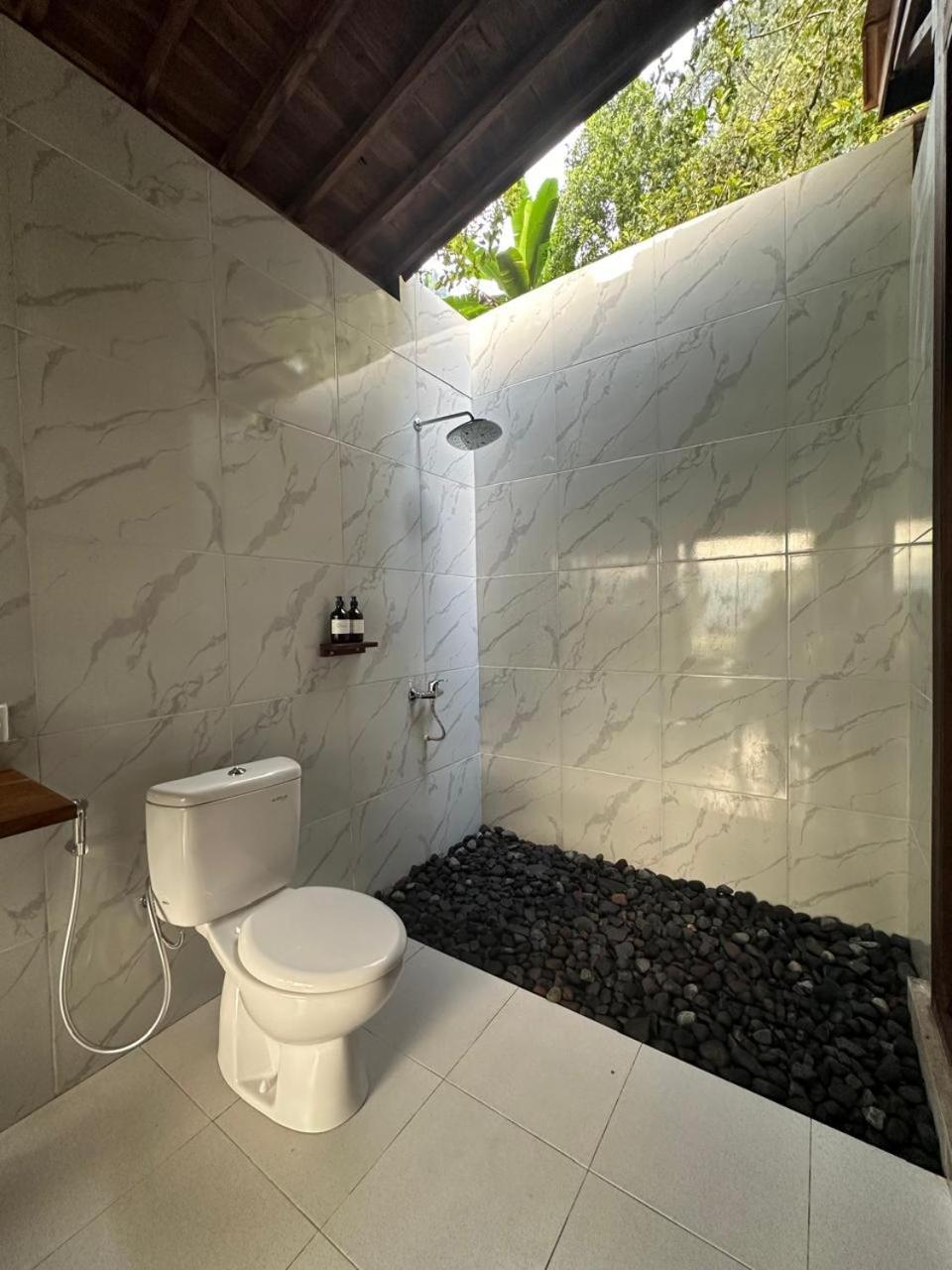Cemara Green Hill By Samhita Bali Silebeng Luaran gambar
